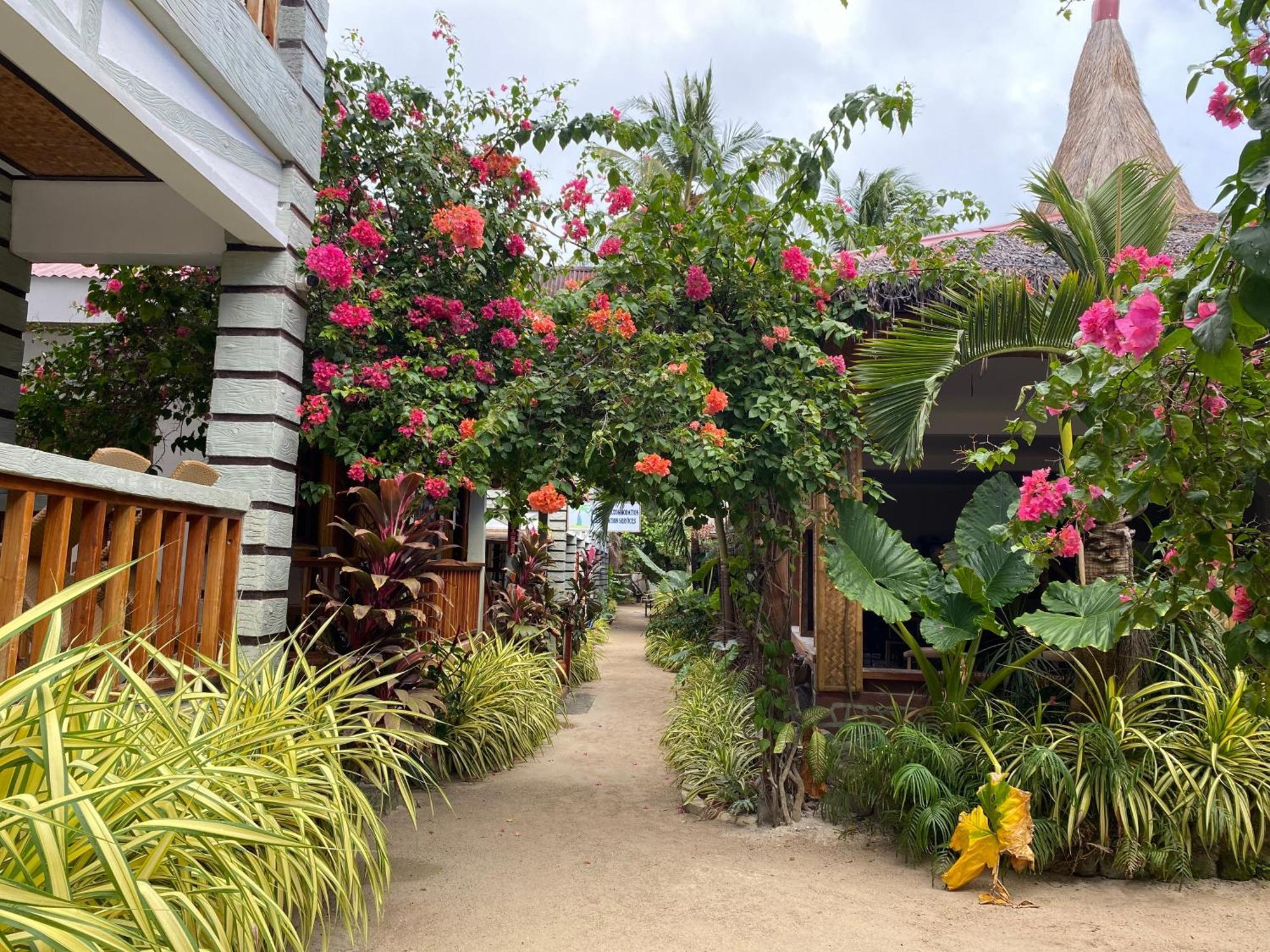 Nigi Nigi Too Beach Resort Balabag  Exterior photo